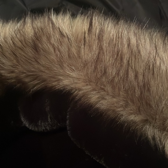 Aritzia summit parka - Picture 5 of 6